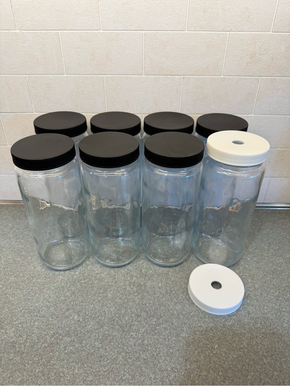 Glass Juice Bottles with Black Lids Clear Jars Drinking Water Bottles 16oz